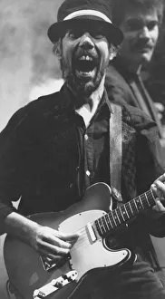 Images Dated 18th December 1989: Rod Clements of Lindisfarne. 18 / 12 / 89
