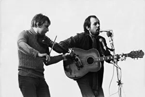 Images Dated 19th October 1980: Rod Clements (right) of Lindisfarne performing. 19 / 10 / 80