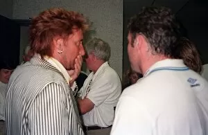 Images Dated 4th June 1996: Rod Stewart pop singer talking to unnamed man Scotland football tour USA pre Euro