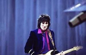 Images Dated 11th June 1999: Rolling Stones in concert at Wembley Stadium 11th June 1999 Ronnie Wood