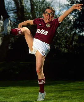 Ronnie Corbett in Hearts football strip May 1986 Ronnie Corbett in Hearts football strip May 1986
