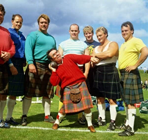 Images Dated 1st August 1988: Ronnie Corbett at Highland Games August 1988 A©mirrorpix