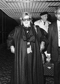 Images Dated 26th November 1987: Rosemary Clooney actress arriving at Heathrow Airport November 1987