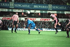 Images Dated 18th October 1994: Round 2 - 1st leg UEFA cup match, Newcastle United 3 - 2 Athletic Bilbao