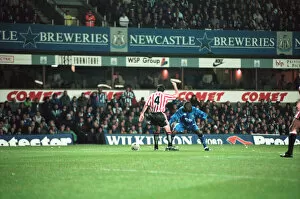 Images Dated 18th October 1994: Round 2 - 1st leg UEFA cup match, Newcastle United 3 - 2 Athletic Bilbao