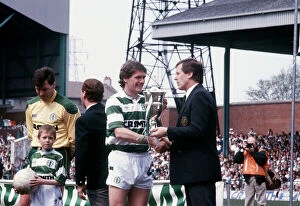 Images Dated 9th May 1998: Roy Aitken and Billy McNeill of Celtic with the League Championship Trophy 1988