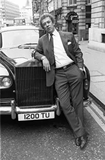 Images Dated 10th March 1986: ROY MARSDEN LEANING ON A ROLLS ROYCE 10 / 03 / 1986