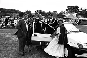 Images Dated 8th September 1990: Royal couple - Catherine Hey and Lindsay Thewlis received their crowns at Kirkwood