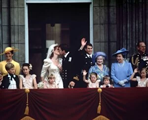 01440 Gallery: THE ROYAL FAMILY ON THE BALCONY OF BUCKINGHAM PALACE AFTER THE ROYAL WEDDING OF THE DUKE