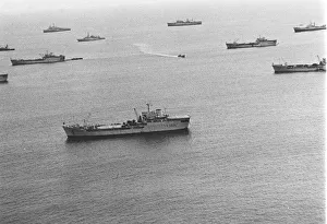 ROYAL NAVY ESCORTS WITH THE TASK FORCE DURING THE FALKLANDS WAR IN 1982 ROYAL NAVY ESCORTS WITH THE TASK FORCE DURING THE FALKLANDS WAR IN 1982