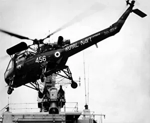 Images Dated 17th February 1971: A Royal Navy Westland Wasp anti-submarine helicopter leaves HMS Yarmouth to fly to it'