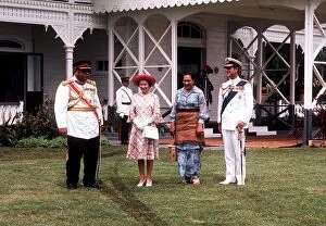 Images Dated 14th February 1977: Royal Silver Jubilee Tour 1977, The Queen and Prince Philip with the King