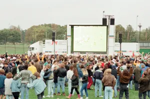 Rugby Fans watching the 1991 Rugby World Cup Final between Australia & England on an Rugby Fans watching the 1991 Rugby World Cup Final between Australia & England on an