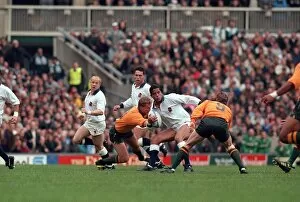 Images Dated 2nd November 1991: Rugby world cup 1991 England v Australia Jeremy Guscott in tackle with australian defence