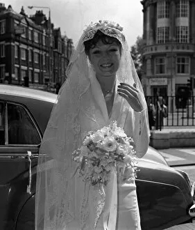 Images Dated 4th June 1977: Rula Lenska star of Rock Follies married actor Brian Deacon in London June
