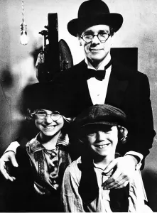 Ryan ONeal actor with children Tatum actress and Griffin actor on set of film Nickelodeon Ryan ONeal actor with children Tatum actress and Griffin actor on set of film Nickelodeon