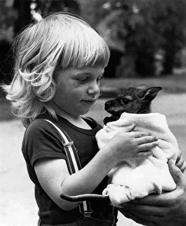 In Safe hand. Petal with Jay Morris. June 1985 P006471 In Safe hand. Petal with Jay Morris. June 1985 P006471