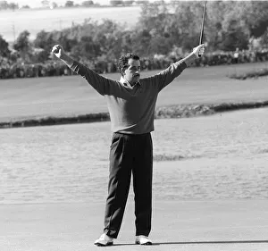 Sam Torrance watching his putt which won the Ryder Cup for Europe against the USA Sam Torrance watching his putt which won the Ryder Cup for Europe against the USA