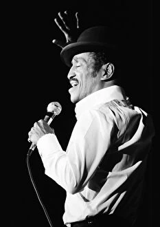 Images Dated 11th March 1982: Sammy Davis Jnr, performs in England, for executives and their partners of Datuns