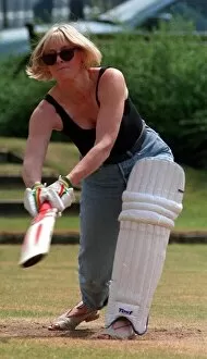 Entertainer Gallery: Sarah Lancashire actress playing a game of cricket during break from playing Raquel in
