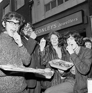 Images Dated 1st January 1971: Sausage eating record, Linthorpe Road, Middlesbrough. 1971