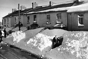 Images Dated 13th January 1982: The scene at Pleasant View, Bedlinog, with the snow drifted high over the front of