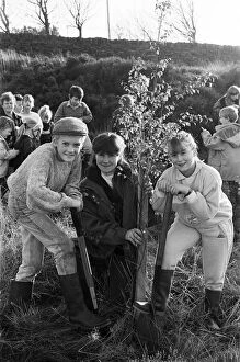 Images Dated 14th November 1989: Schools new saplings. Green-fingered youngsters Edward Dalton and Emma Jackson
