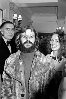 Images Dated 2nd April 1975: Screen stars arrive at the Comedy Theatre Haymarket, for the first night showing of