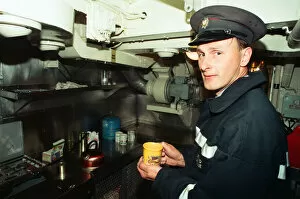 Images Dated 25th August 1993: The Sea Cadets have a new base - the retired mine hunter HMS Kellington has docked at