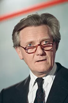 Images Dated 23rd March 1992: Secretary of State for the Environment Michael Heseltine speaking during the 1992 General