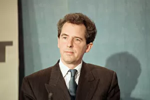 Images Dated 25th March 1992: Secretary of State for Health William Waldegrave gives a press conference during