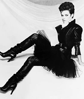 Images Dated 8th November 1982: Sheena Easton singer pop music sitting leaning back long legs