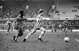 Sheffield Wednesday 3 v. Oldham 0. Division One Football. February 1981 MF01-31 Sheffield Wednesday 3 v. Oldham 0. Division One Football. February 1981 MF01-31