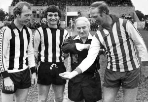 Images Dated 1st September 1979: Sheffield Wednesday manager Jack Charlton making the toss