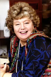 Images Dated 29th September 1989: Shelly Winters American Actress authoress photo in her new york apartment - September
