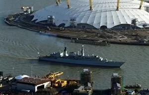 Images Dated 18th January 1999: Ships HMS London sails past the Millennium Dome Jan 1999 to her final mooring place