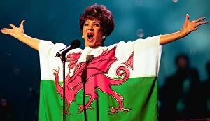 Images Dated 26th May 1999: Shirley Bassey perforning at the Welsh Assembly Concert - 26th May 1999
