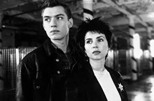 Images Dated 26th July 1992: Shopping the television programme with Jude Law and Sadie Frost July 1992
