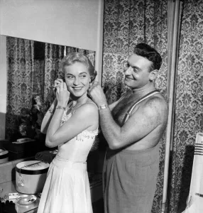 Singer Frankie Laine with wife, Nan Grey. August 1952 C4049-001 Singer Frankie Laine with wife, Nan Grey. August 1952 C4049-001