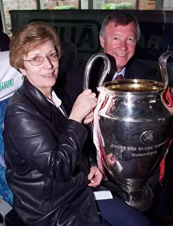 Images Dated 27th May 1999: Sir Alex Ferguson and his wife Cathy with the Champions League Trophy - 27 / 05 / 1999