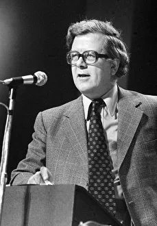 Images Dated 12th October 1977: Sir Geoffrey Howe Oct 1977 Conservative Party Conference