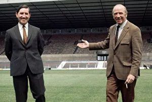 Sir Matt Busby welcomes new Manchester United manager Frank O' Sir Matt Busby welcomes new Manchester United manager Frank O'