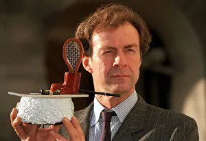 Sir Ranulph Fiennes honoured at the 30th Pipesmoker Election 1994 First explorer to Sir Ranulph Fiennes honoured at the 30th Pipesmoker Election 1994 First explorer to
