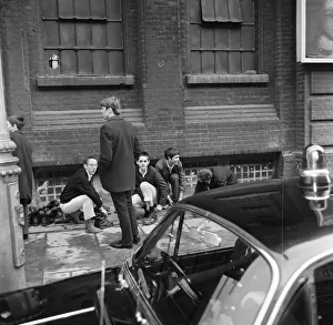 Images Dated 4th April 1970: Skinheads clash in Farringdon Road, London. Twenty to thirty youths were chased