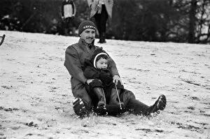 Images Dated 8th February 1986: Sledging in Reading. 8th February 1986