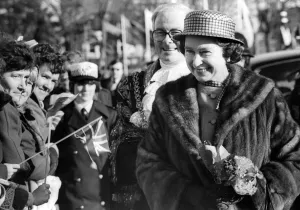 Images Dated 29th November 1980: A smiling Her Majesty the Queen leaves the City Hall, Cardiff