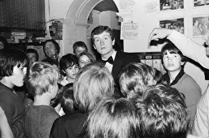 Images Dated 8th June 1981: Snooker player Steve Davis with a group of young fans. 8th June 1981