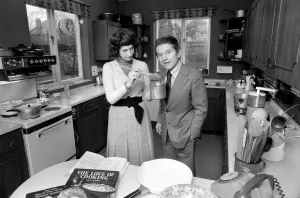 Sonia Allison the Daily Mirror cook is seen here preparing a meal for a invited group of Sonia Allison the Daily Mirror cook is seen here preparing a meal for a invited group of