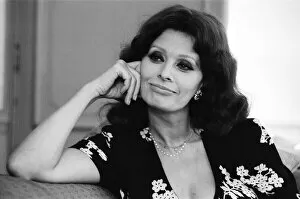 Images Dated 26th March 1979: Sophia Loren who is in London to promote her latest book, pictured in her hotel suite