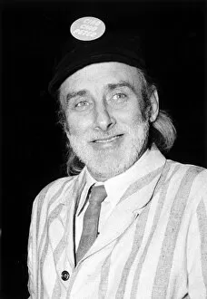 00141 Collection: Spike Milligan Actor / Comedian - April 1971 attends a party given by his friend